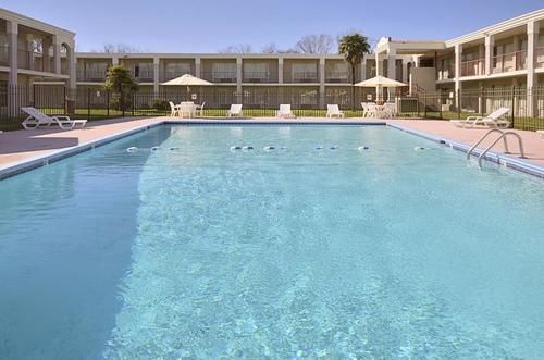 Baton Rouge West Inn ميناء ألين المظهر الخارجي الصورة